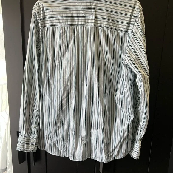Tommy Hilfiger Dress Shirt -- Medium - Picture 4 of 6